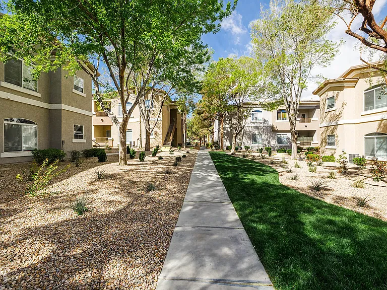 THE CLUBS AT RHODES RANCH APARTMENT HOMES — Photo 29