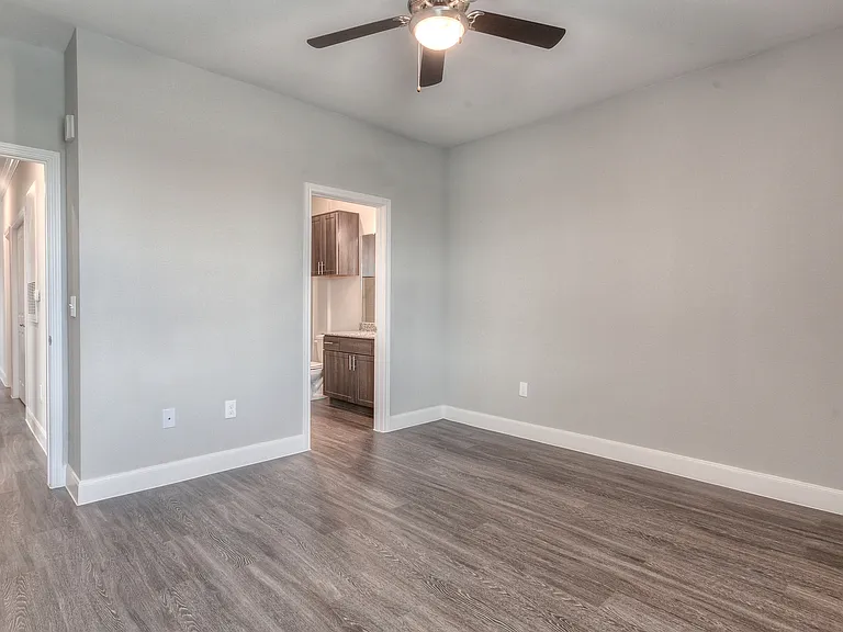 Silverwood at Hackberry Creek Apartments Interior