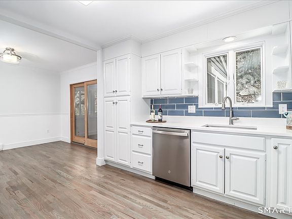 4th image of 15 Wicks Manor Drive