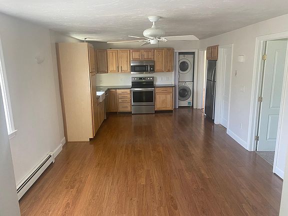 2nd image of 41 Vine St Floor 2
