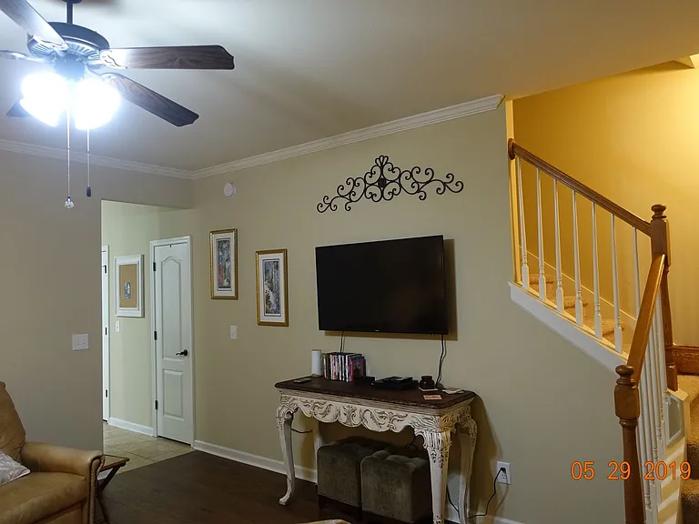 Cobblestone Park Townhomes — Photo 14