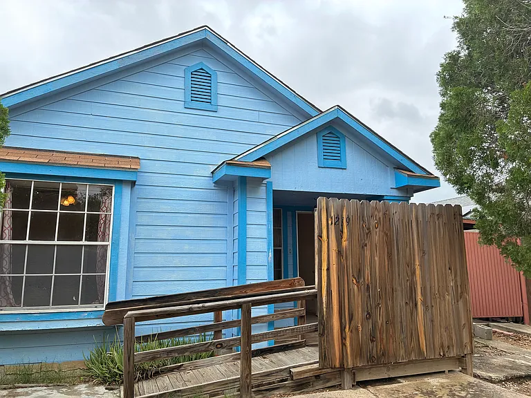 1219 Truman Ln — Photo 31