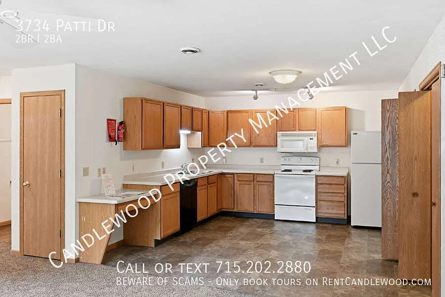 Lower 2 Bedroom Pet Friendly Apartment Available Now! — Photo 2