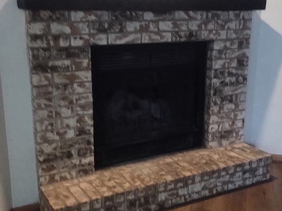 4th image of 203 NE Churchill St