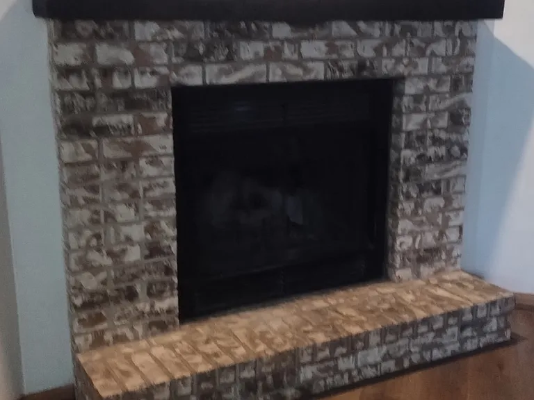 203 NE Churchill St — Photo 4
