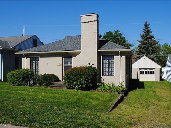 3rd image of 341 N Meadowbrook Dr