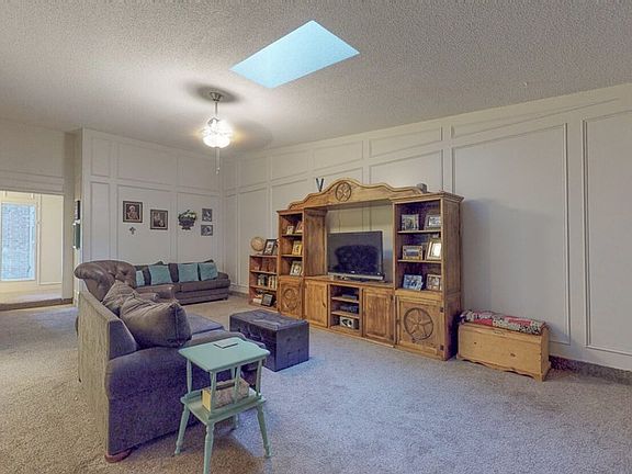 3rd image of 4349 Springdale Dr