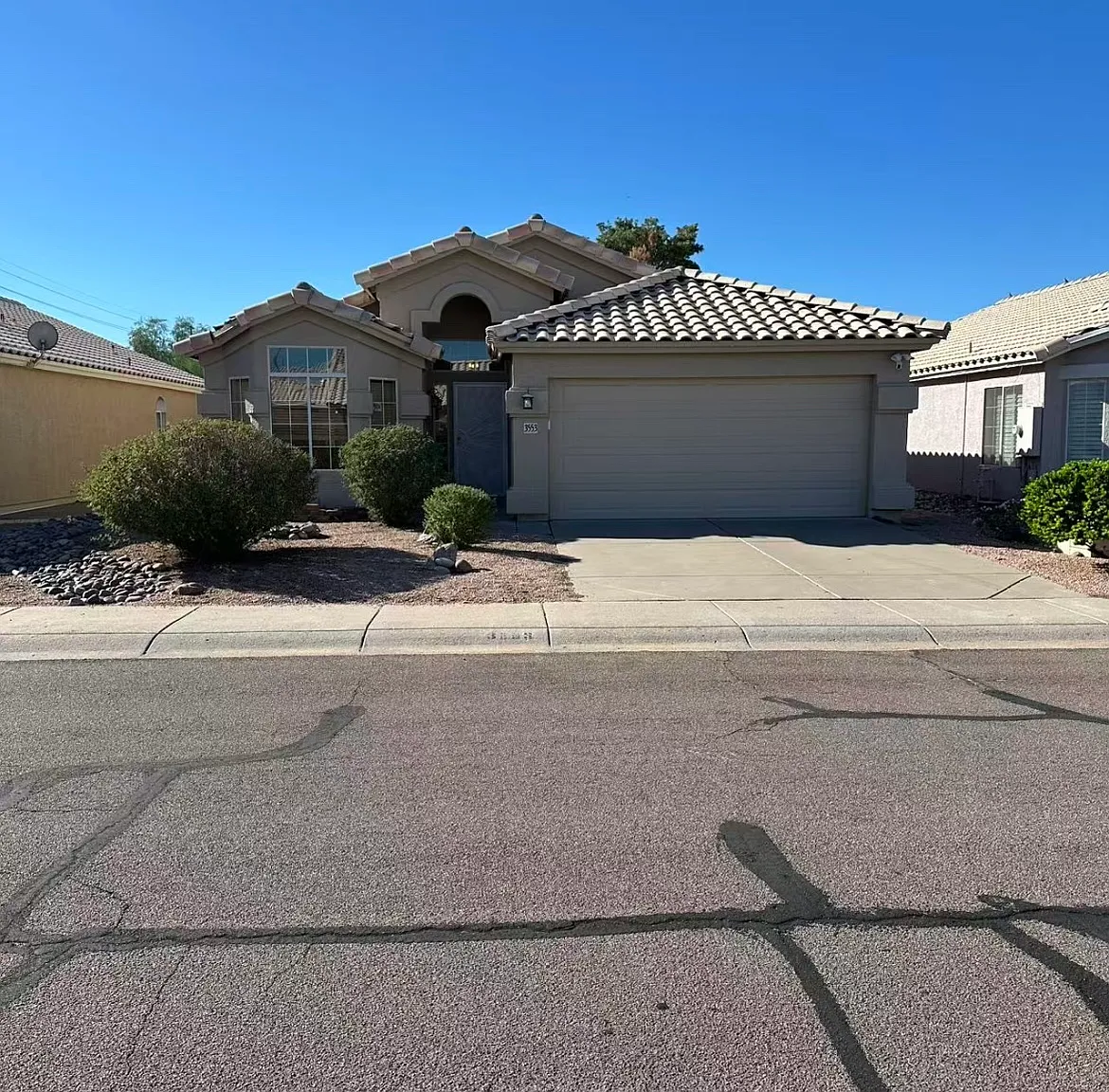 3553 E Kelton Ln — Photo 1