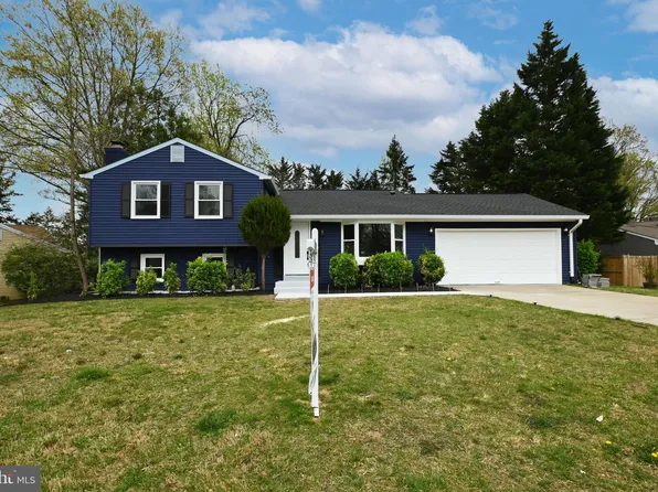 3247 Holly Berry Ct, Falls Church, VA 22042