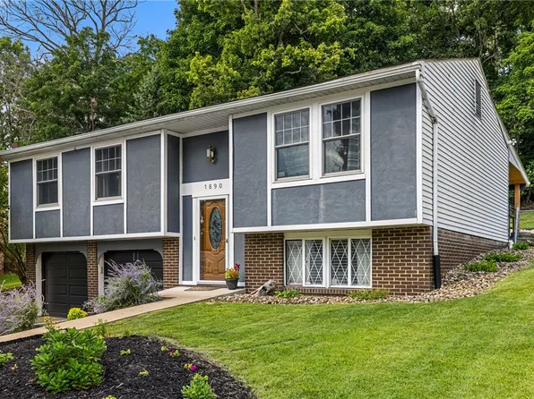 1890 Riggs Rd, South Park, PA 15129