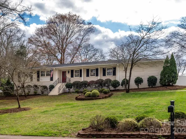 812 Wingrave Dr, Charlotte, NC 28270