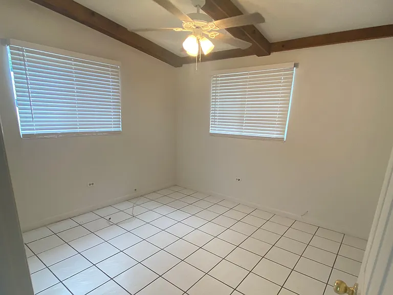 1017 Gibraltar Rd — Photo 9