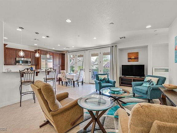 5th image of 43 Avenza Dr