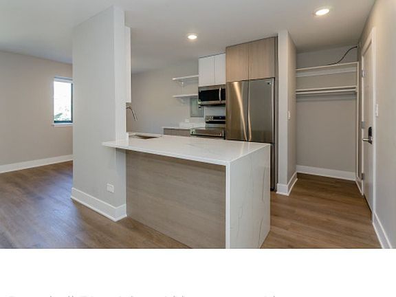 2nd image of 1533-37 N Wieland St #3E