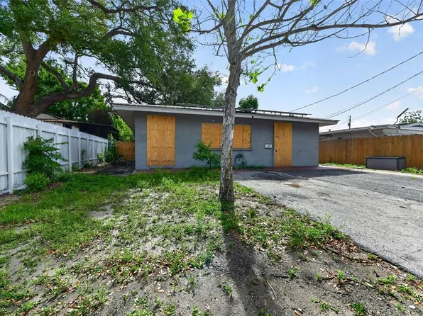 1423 18th St W, Bradenton, FL 34205