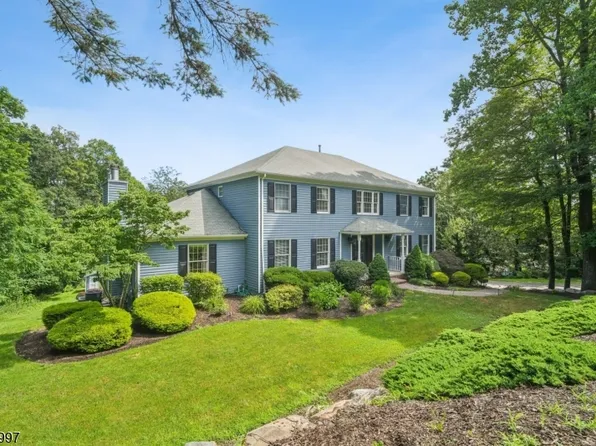 4 Hidden Acres Dr, Kinnelon Boro, NJ 07405