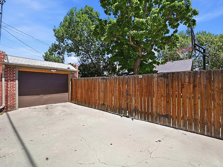 741 Harrison St — Photo 30