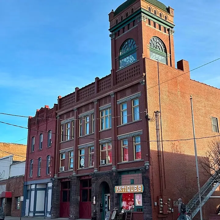 358 Broad St
