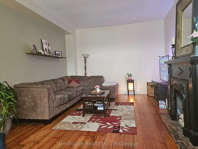 123 William St N — Photo 3