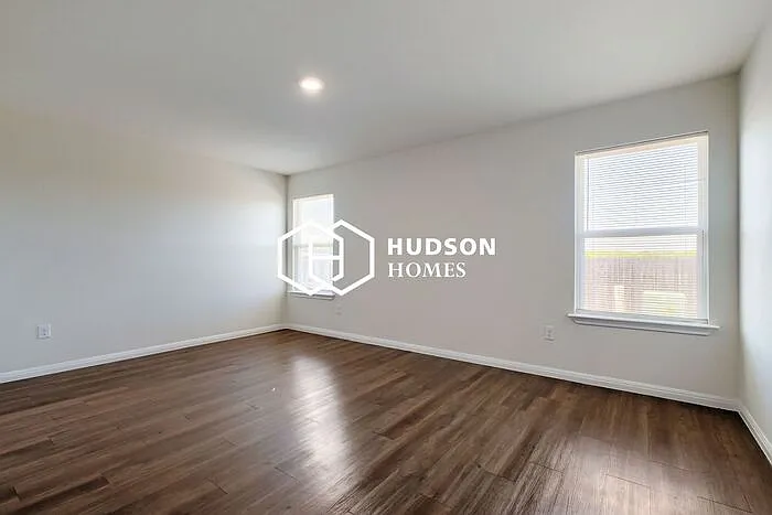 7610 Florence Dr — Photo 7