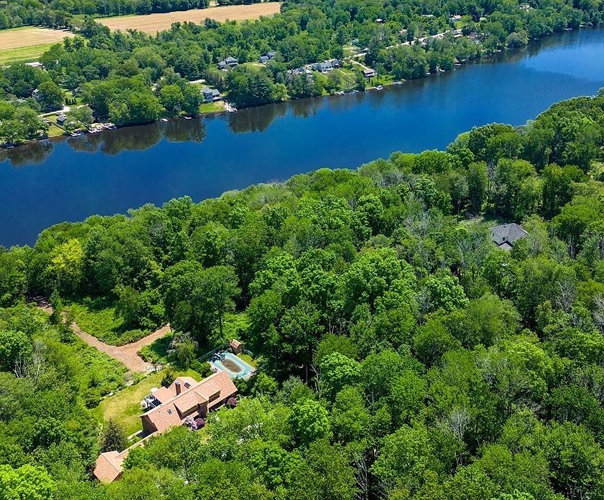 Quassett Lake, Woodstock CT - Our Lake