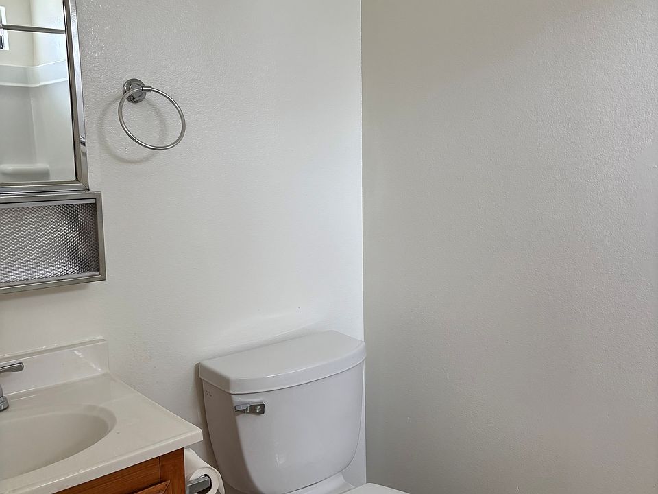 2nd image of 4354 W 116th St APT 10