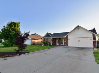 704 S 37th St, Van Buren, AR 72956