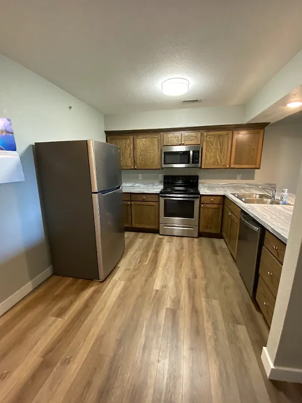 2 bed, 1000 sqft, $1,100 — Photo 1