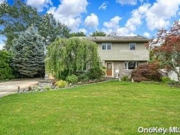 31 Bristol Lane, Kings Park, NY 11754