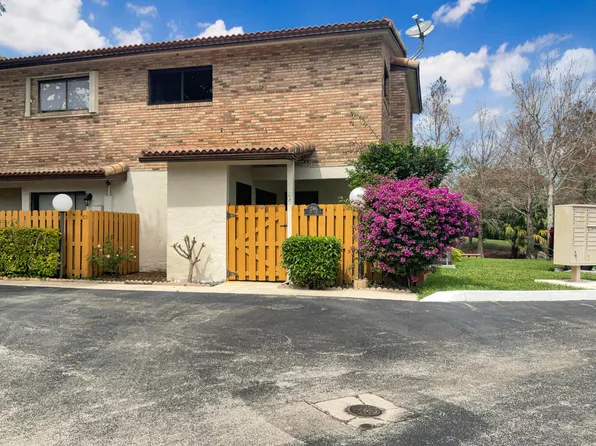 12461 NW 3rd Street #C4, Plantation, FL 33325