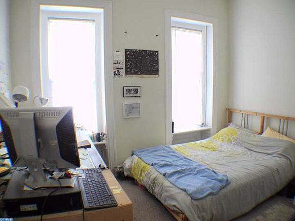3rd image of 2546 W Girard Ave #1