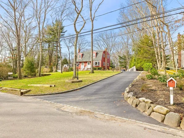 51 Kendrick Lane, Dix Hills, NY 11746