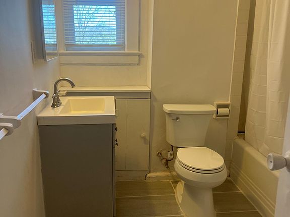 2nd image of 821 Sherman Ave #2