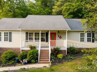 1011 Cambridge Ct, Lenoir, NC 28645