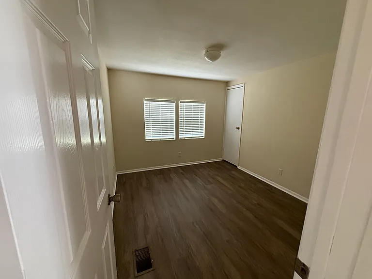 3122 Moody Ave — Photo 18