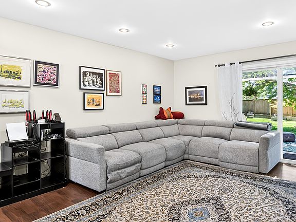 5th image of 10660 Whistler Ct