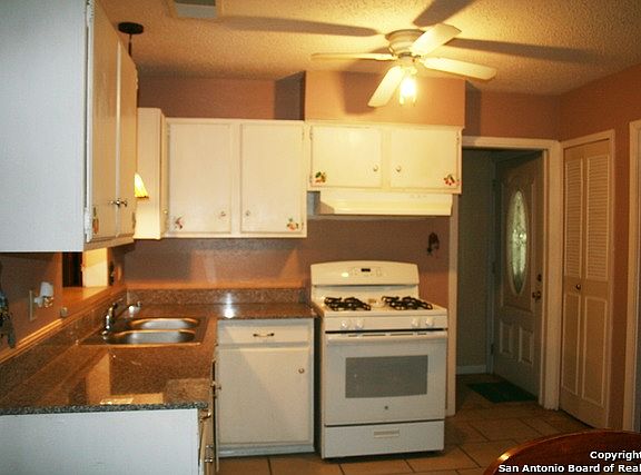 5th image of 10903 Lazy Oaks Dr