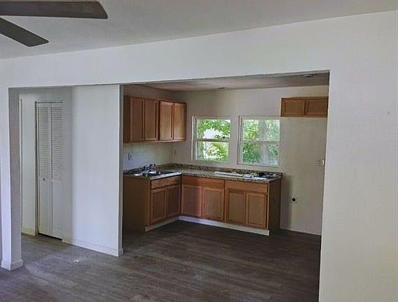 3rd image of 31 Louise Ln