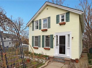 30 Maxson St, Ashaway, RI 02804