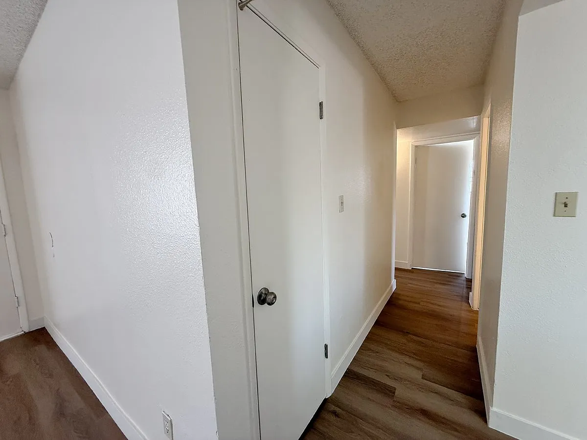 15420 N. 23rd Dr. — Photo 1
