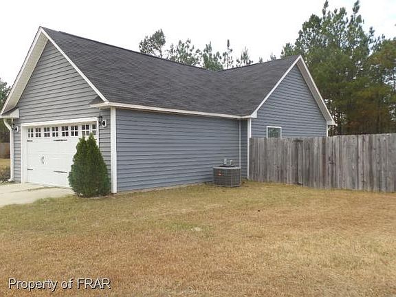 3rd image of 122 Trenton Ct