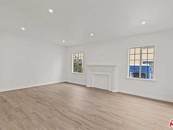 5th image of 542 N Genesee Ave