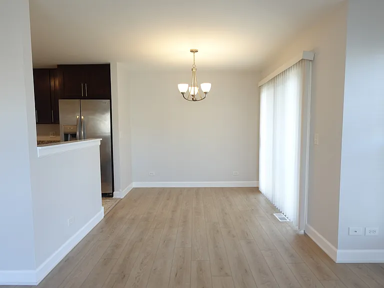 881 Essex Cir #881 — Photo 6