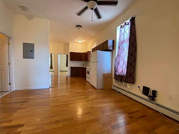 2nd image of 387 Suydam St #3
