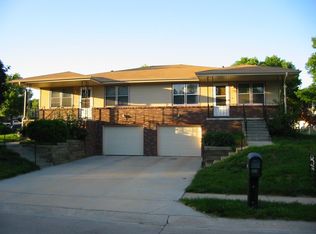 4612 Schroeder Dr, Bellevue, NE 68157
