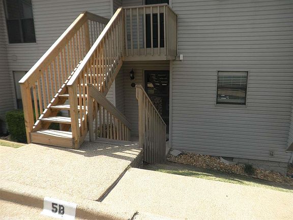 2nd image of 120 Catalina Cir