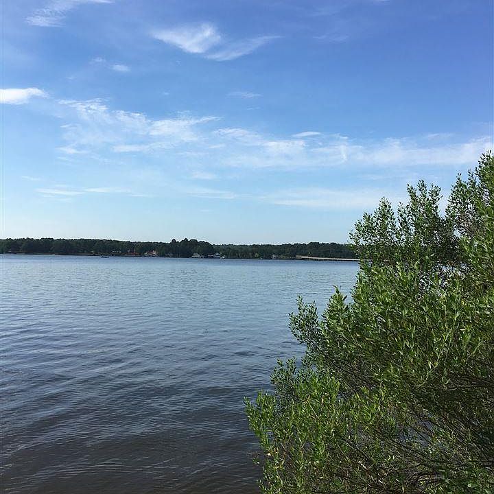 2nd image of 10 Country Club Rd