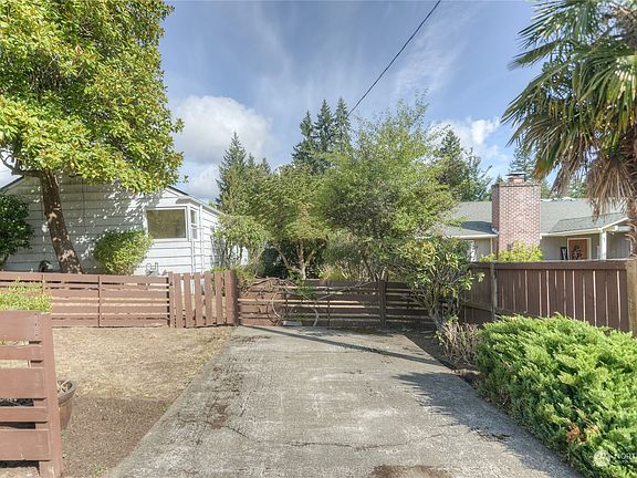 3rd image of 526 S 10th Street
