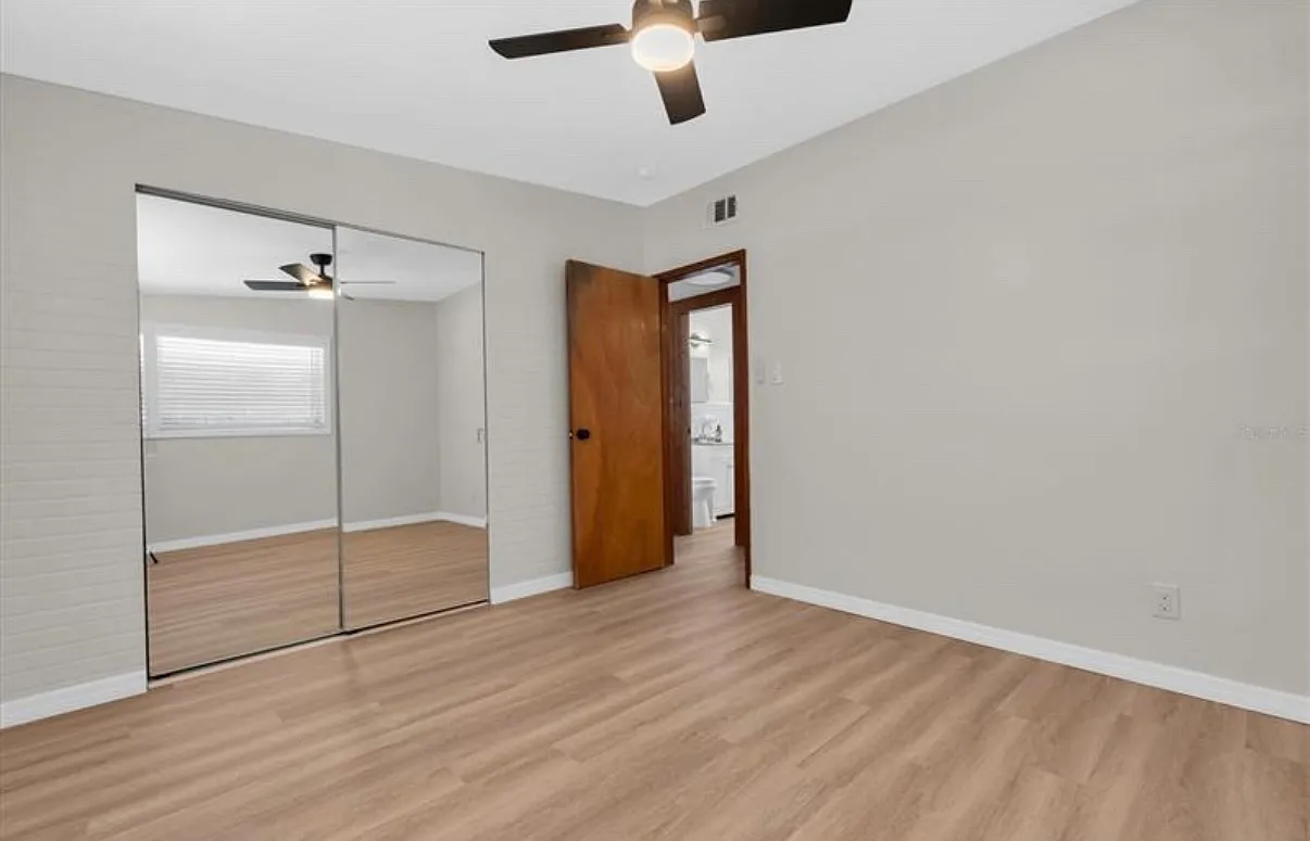 2 bed, 723 sqft, $2,100 — Photo 3