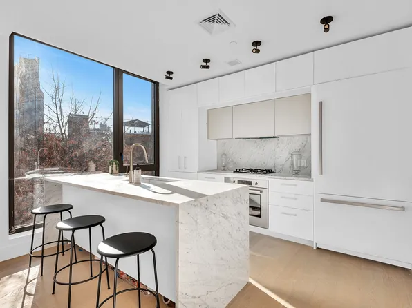 450 Grand Avenue 6B image 2 of 16